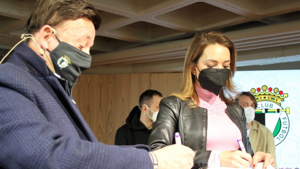 El Burgos CF renueva su convenio de patrocinio con la Fundación Caja de ...
