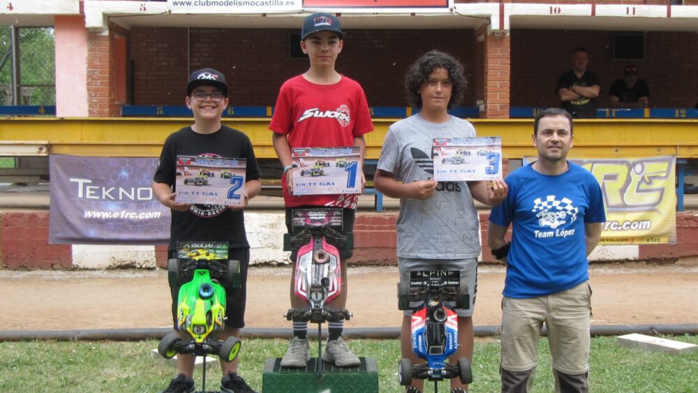 Adrián Pariente gana la primera prueba del Regional de 1/8 TT Gas • Revista  Forofos