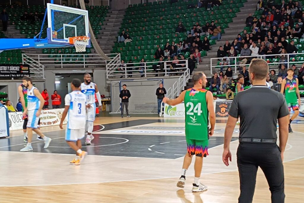 Triunfo autoritario del Longevida San Pablo en Cáceres (60-81 ...